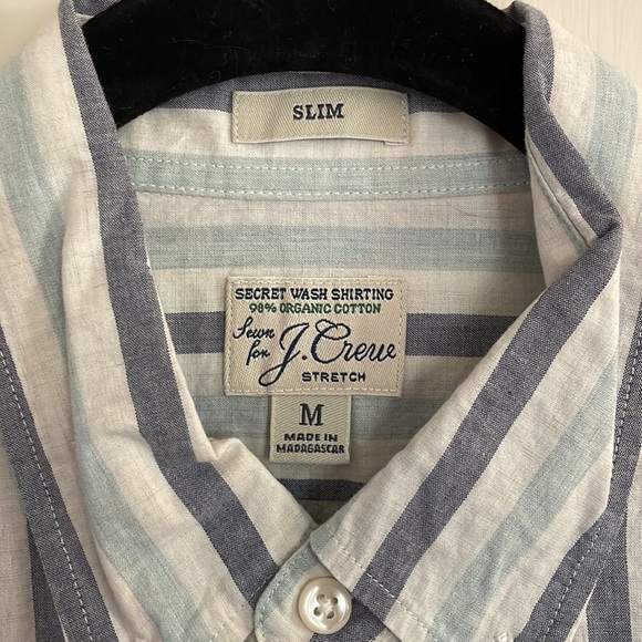 Medium Slim Fit J. Crew stretch Secret Wash Button Down - Picture 3 of 3